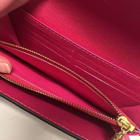 Louis Vuitton Monogram Wallet - Picture 5 of 5